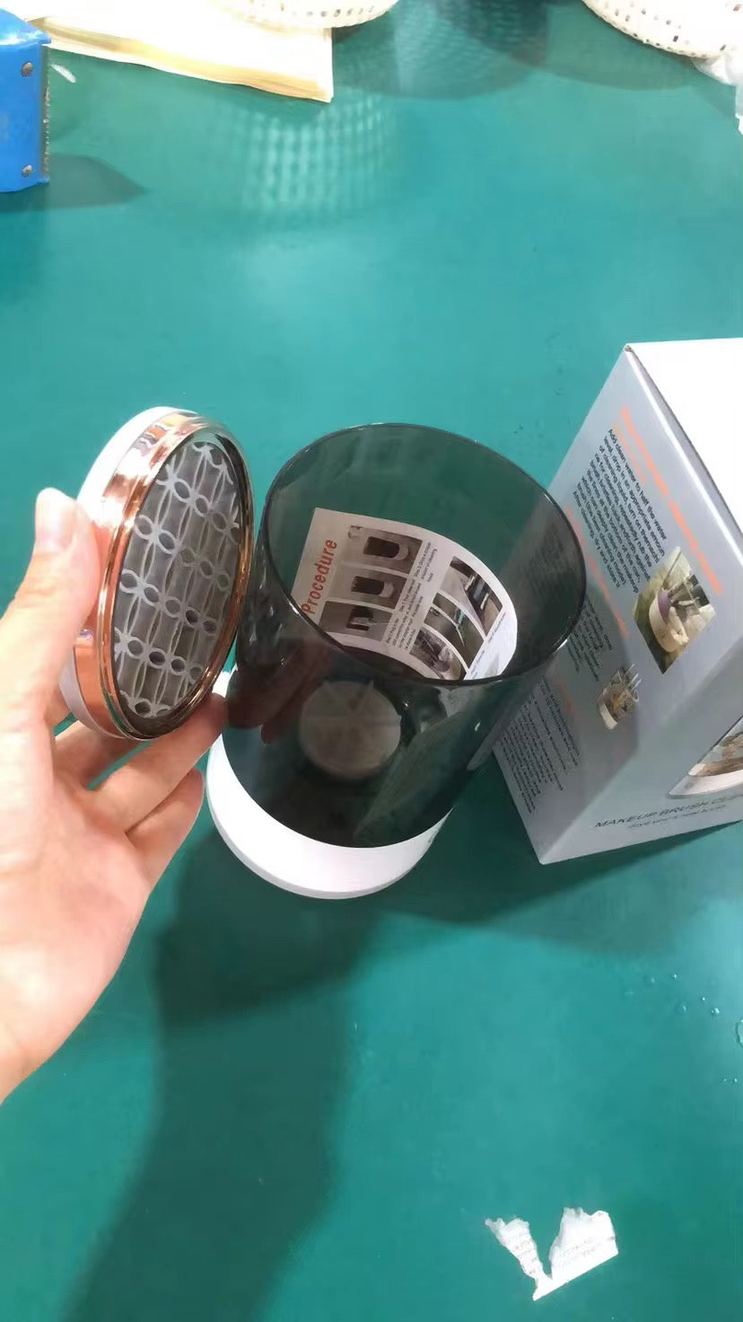Portable automatic makeup brush cleaner machine